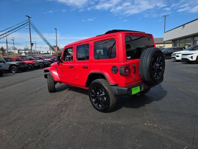 Used 2025 Jeep Wrangler Unlimited Sahara w/ Safety Group AWD/4WD image 5