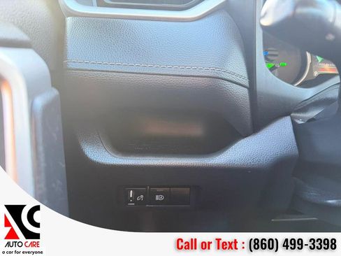Used 2019 Toyota RAV4 LE image 20