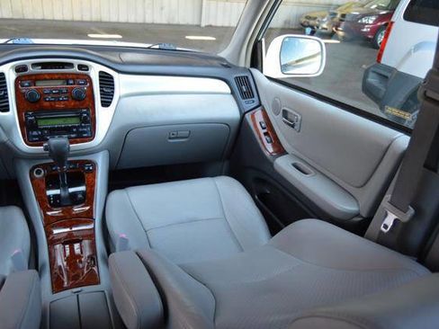 Used 2004 Toyota Highlander Limited AWD/4WD image 58