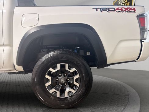 Used 2023 Toyota Tacoma TRD Off-Road w/ Technology Package AWD/4WD image 25