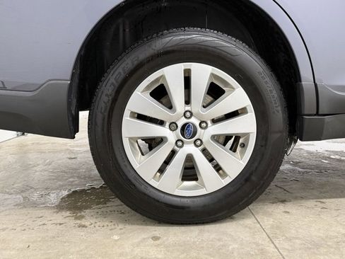 Used 2015 Subaru Outback 2.5i Premium image 11