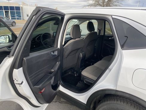 Used 2021 Ford Escape SE image 27