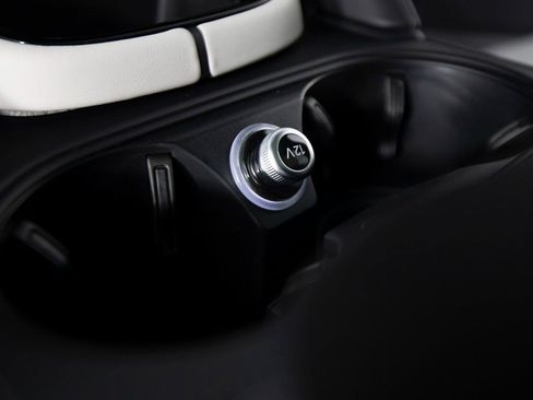 New 2026 Porsche Cayenne image 22