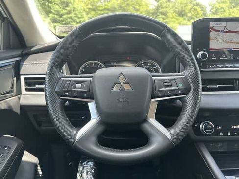 Used 2024 Mitsubishi Outlander SE AWD/4WD image 7