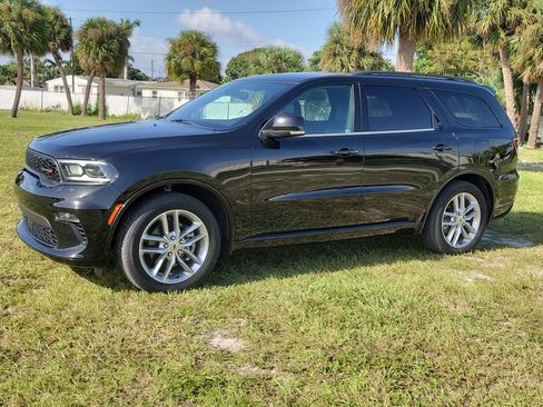 Used 2023 Dodge Durango GT image 2