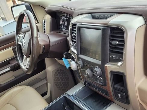 Used 2014 RAM 1500 Laramie image 25