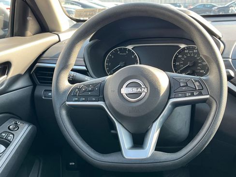 Used 2025 Nissan Altima 2.5 SV image 29