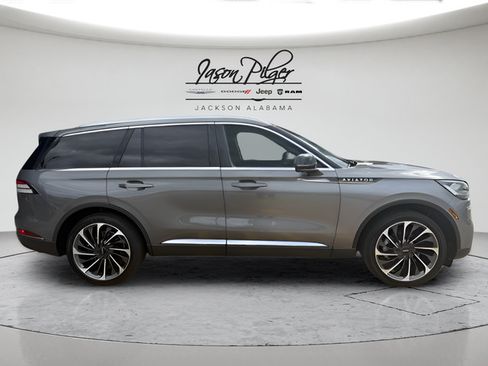 Used 2023 Lincoln Aviator Reserve w/ Equipment Group 201A AWD/4WD image 2