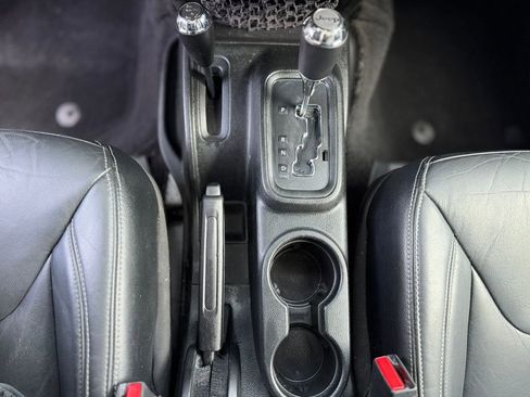 Used 2018 Jeep Wrangler Unlimited Sahara w/ Dual Top Group image 11