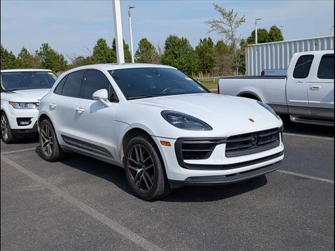 Used 2023 Porsche Macan image 2