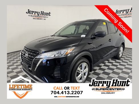 Used 2024 Nissan Kicks S FWD image 1