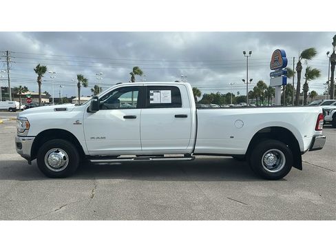 Used 2024 RAM 3500 Big Horn AWD/4WD image 3