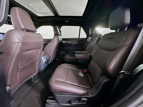 Used 2025 Ford Explorer Platinum w/ LUX Leather Package image 29