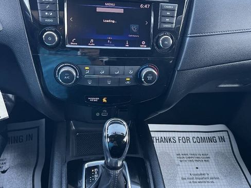 Used 2018 Nissan Rogue S AWD/4WD image 25