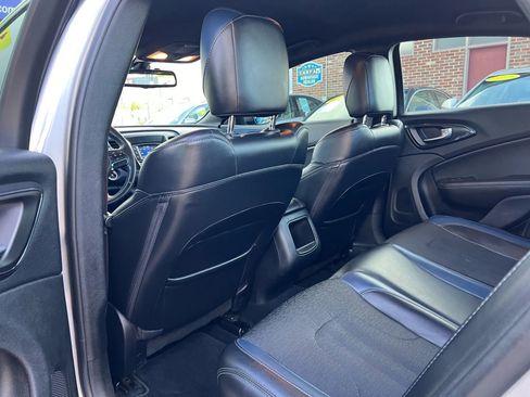 Used 2015 Chrysler 200 S image 39