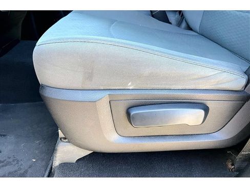 Used 2016 RAM 1500 Classic SLT AWD/4WD image 28
