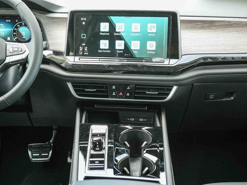 New 2026 Volkswagen Atlas SEL Premium R-Line image 15