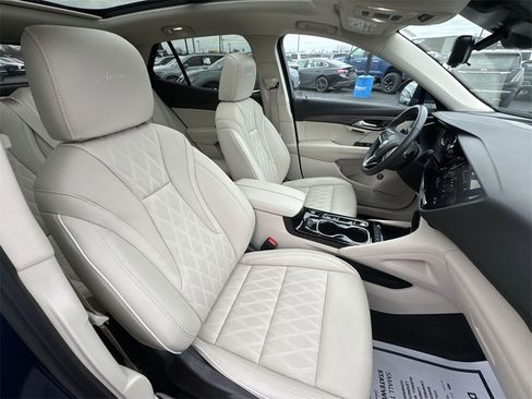 Used 2023 Buick Envision Avenir image 25