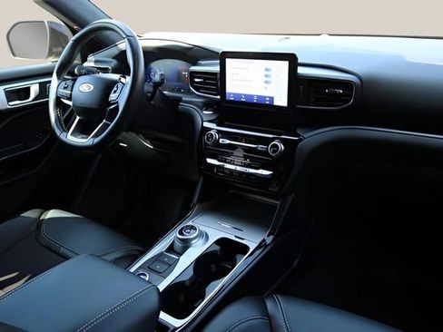 Used 2022 Ford Explorer ST w/ ST Street Pack image 20