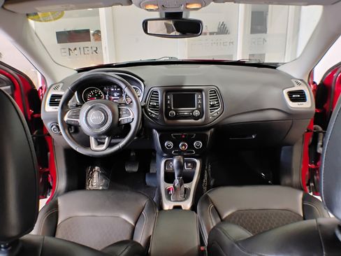 Used 2018 Jeep Compass Latitude image 13