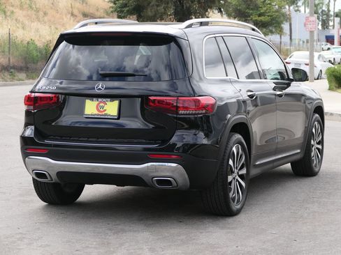 Used 2023 Mercedes-Benz GLB 250 image 2