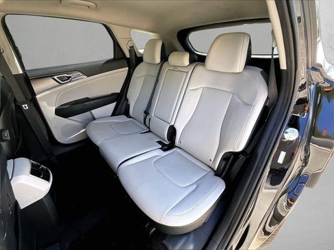 Used 2024 Kia Sportage EX FWD image 28