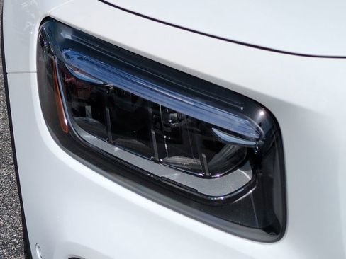 Used 2025 Mercedes-Benz GLB 250 image 10