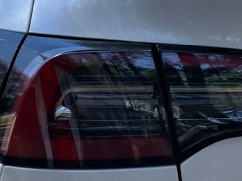 Used 2024 Tesla Model Y Long Range image 9