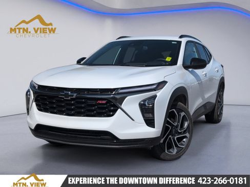 Used 2025 Chevrolet Trax RS w/ Driver Confidence Package FWD image 1