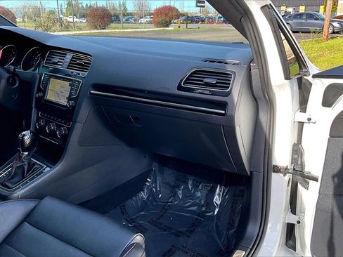 Used 2017 Volkswagen GTI Autobahn image 20