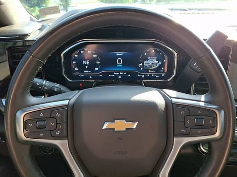 Used 2025 Chevrolet Silverado 2500 LT w/ Convenience Package AWD/4WD image 19
