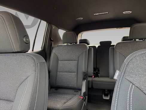 New 2026 Chevrolet Traverse LT image 2