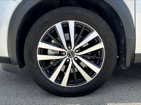 Used 2023 Nissan Pathfinder Platinum AWD/4WD image 32