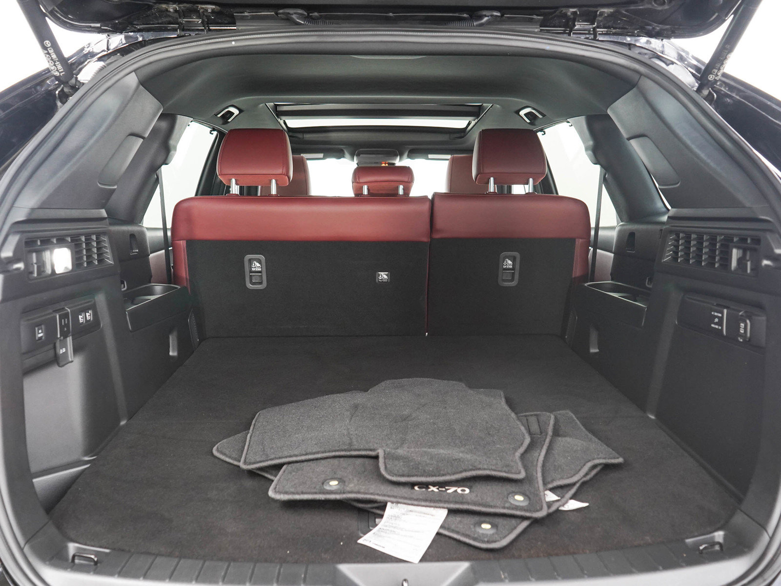Certified 2025 MAZDA CX-70 Plug-In Hybrid w/ Premium Plus AWD/4WD image 9