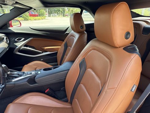 Used 2021 Chevrolet Camaro LT RWD image 17