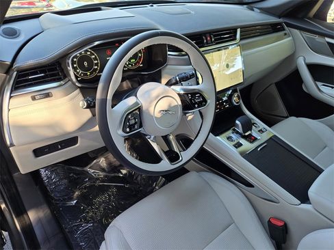 New 2026 Jaguar F-PACE R-Dynamic S image 11