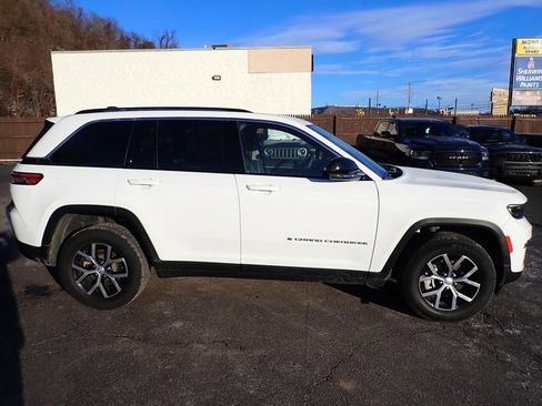 Certified 2023 Jeep Grand Cherokee Limited image 8