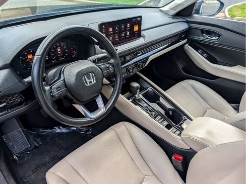 Used 2023 Honda Accord Touring image 18