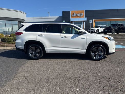 Used 2019 Toyota Highlander Limited Platinum image 8