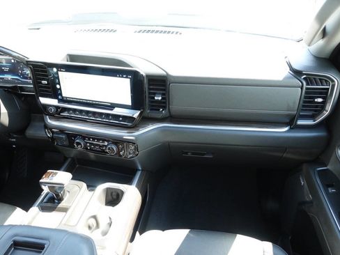 Used 2022 Chevrolet Silverado 1500 LT Trail Boss w/ LT Trail Boss Premium Package AWD/4WD image 48