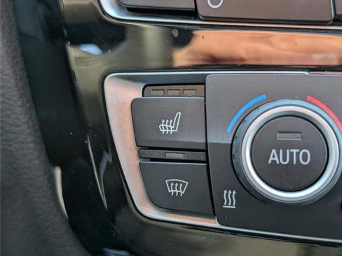 Used 2017 BMW 320i Sedan image 26