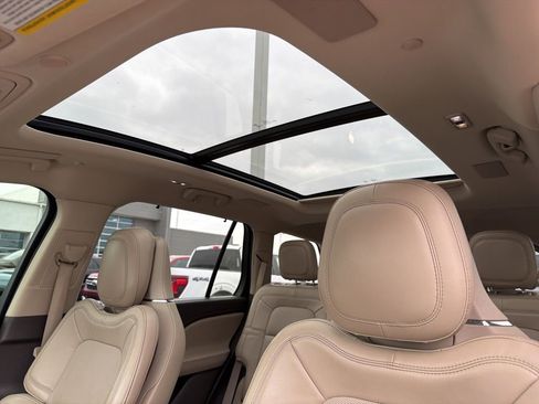 Used 2020 Lincoln Aviator Reserve w/ Equipment Group 202A image 14