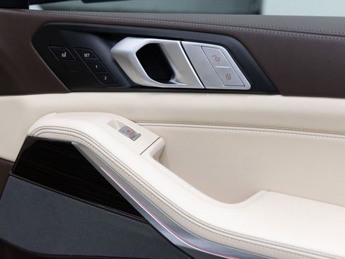 Used 2019 BMW X7 xDrive50i w/ Luxury Seating Package image 21