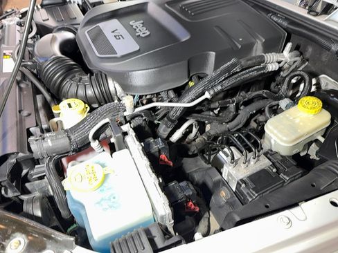 Used 2015 Jeep Wrangler Sahara w/ Connectivity Group image 86