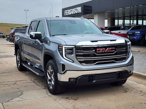 New 2026 GMC Sierra 1500 SLT w/ X31 Off-Road Package AWD/4WD image 2