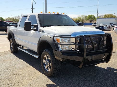 Used 2011 Ford F250 Lariat image 4