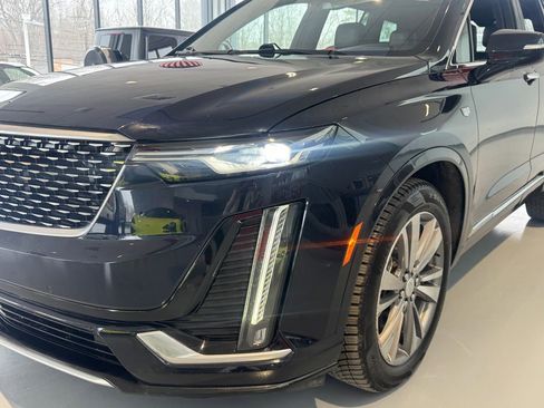 Used 2022 Cadillac XT6 Premium Luxury image 9