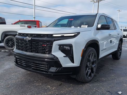 New 2026 Chevrolet Traverse RS w/ LPO, Floor Liner Package image 3