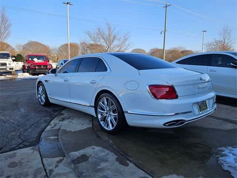 Used 2022 Bentley Flying Spur Plug-In Hybrid image 6