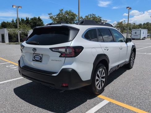 Used 2024 Subaru Outback Premium AWD/4WD image 4